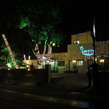 Hotel Sea Rock Villa Daman Bagian luar foto