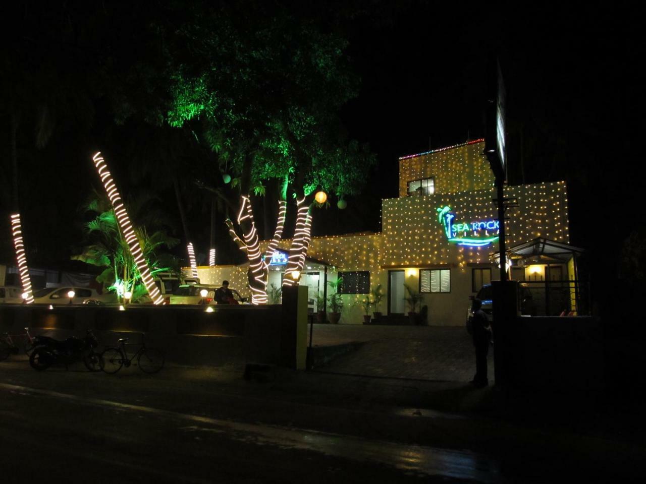 Hotel Sea Rock Villa Daman Bagian luar foto