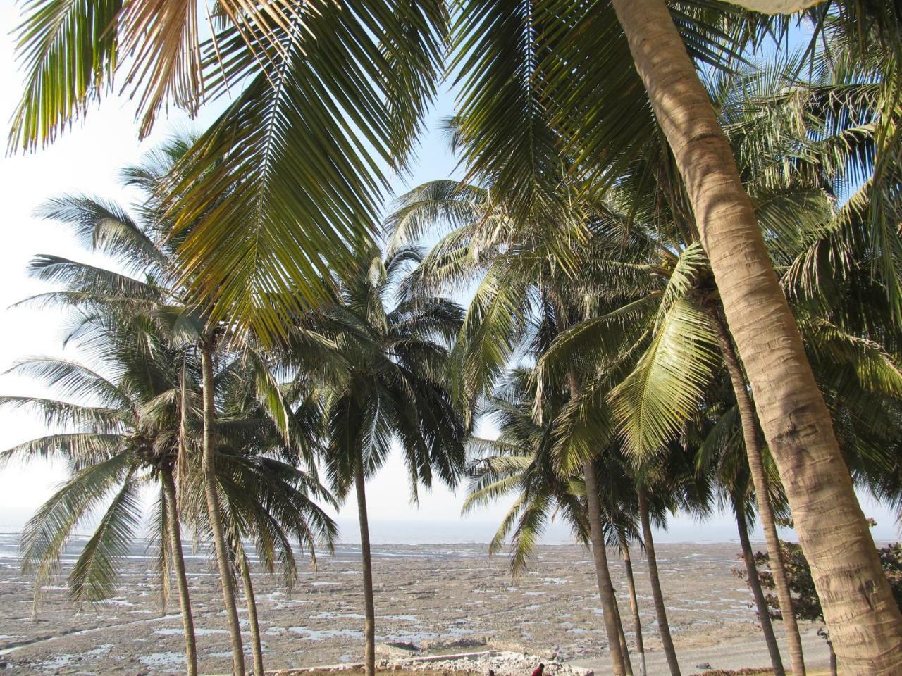 Hotel Sea Rock Villa Daman Bagian luar foto