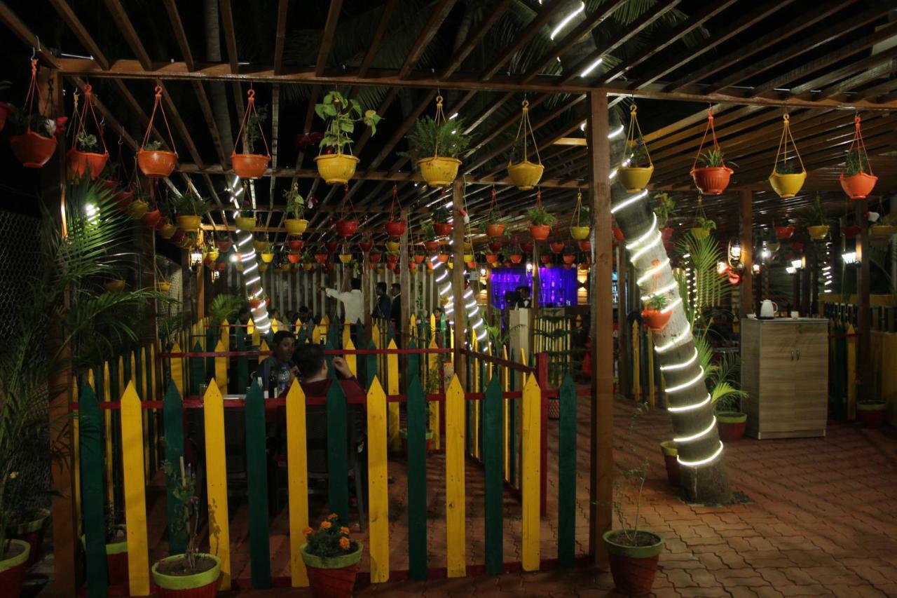 Hotel Sea Rock Villa Daman Bagian luar foto