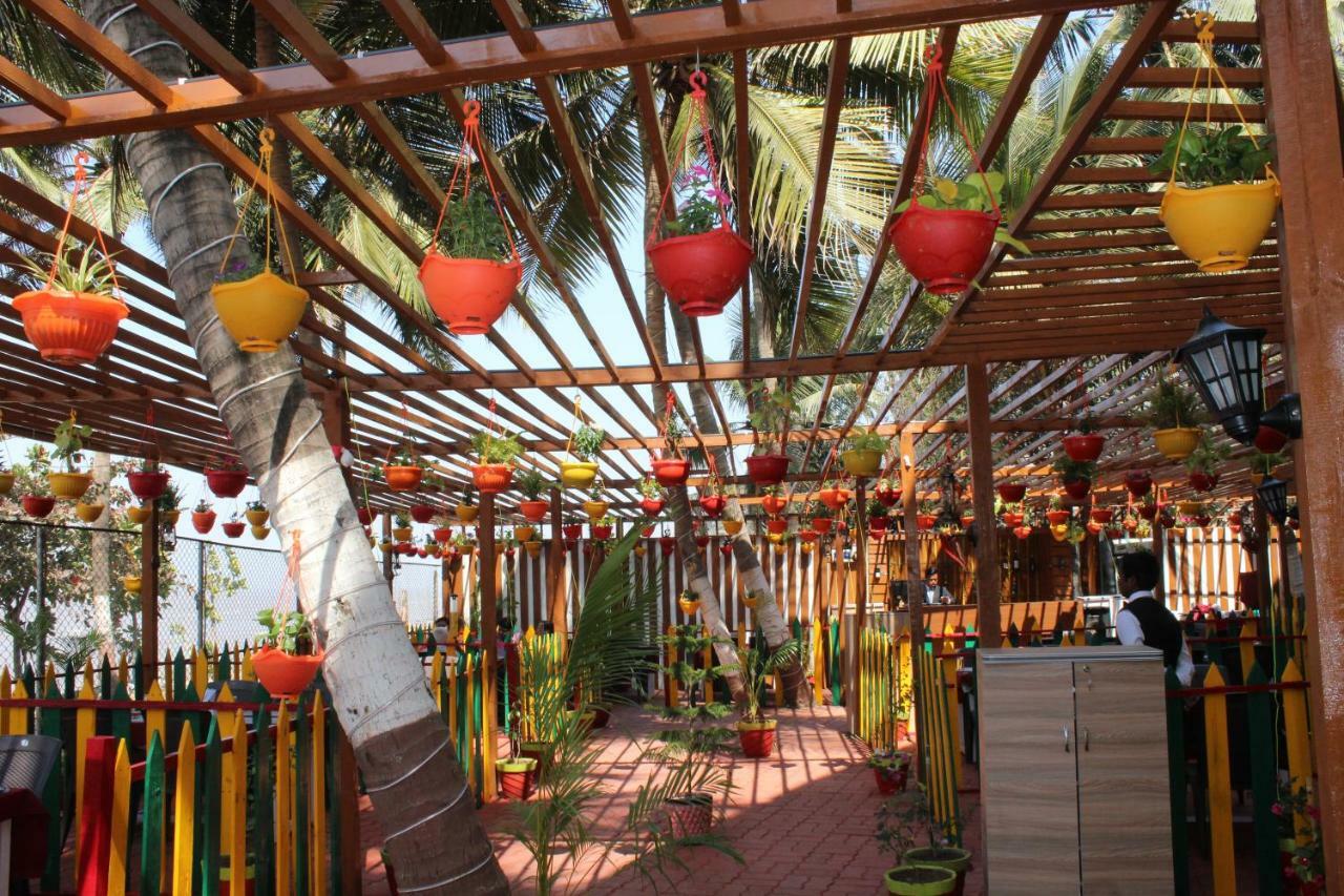 Hotel Sea Rock Villa Daman Bagian luar foto